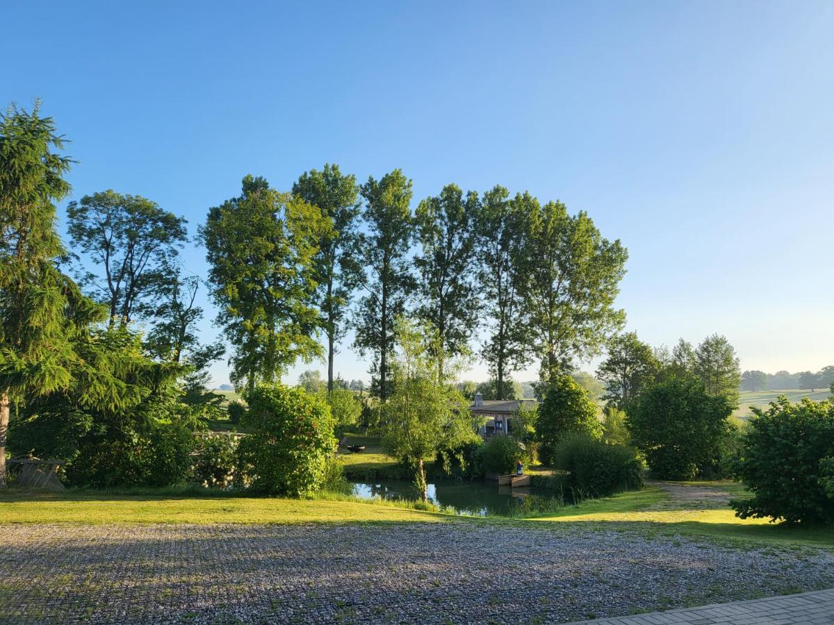 Peenehof Koeppen - Ferienwohnungen & Schlaffaesser Jordenstorf 外观 照片