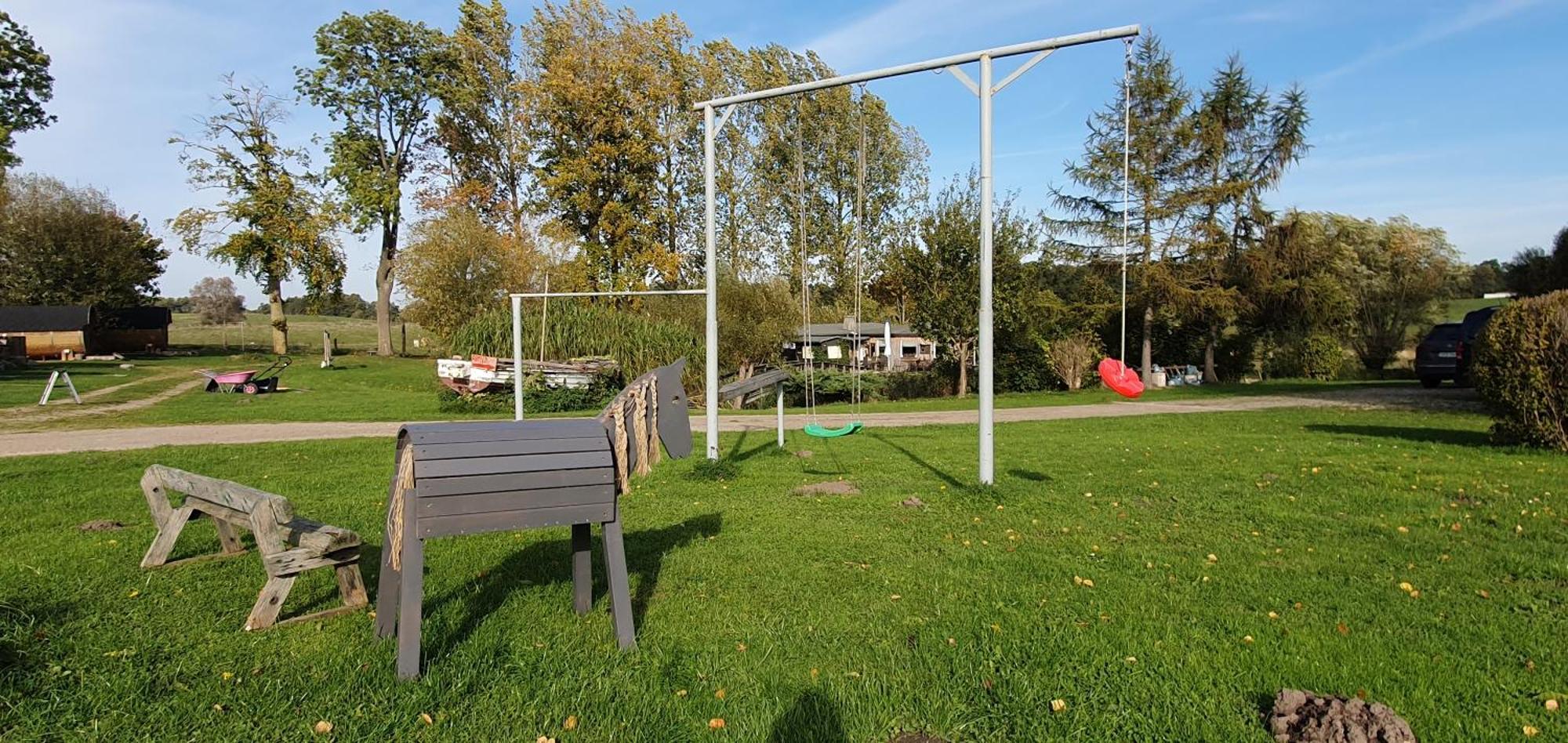 Peenehof Koeppen - Ferienwohnungen & Schlaffaesser Jordenstorf 外观 照片